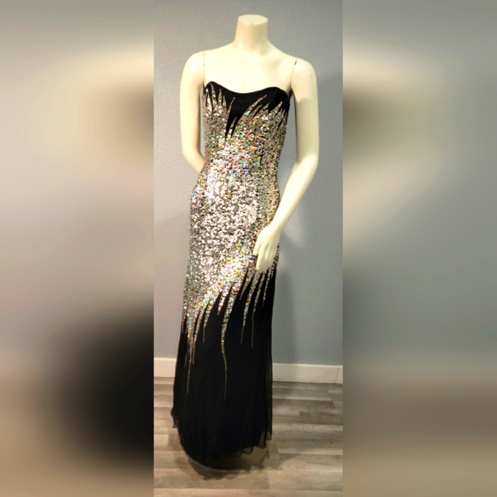 TIFFANY DESIGNS VINTAGE 100% SILK WITH CORSET EIegant Black and SilverSequin S10